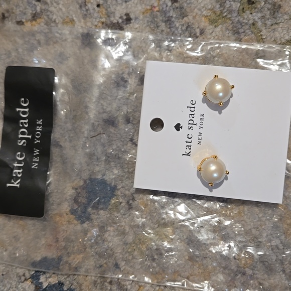 New Kate Spade Pearl & Gold Earrings - Picture 1 of 2